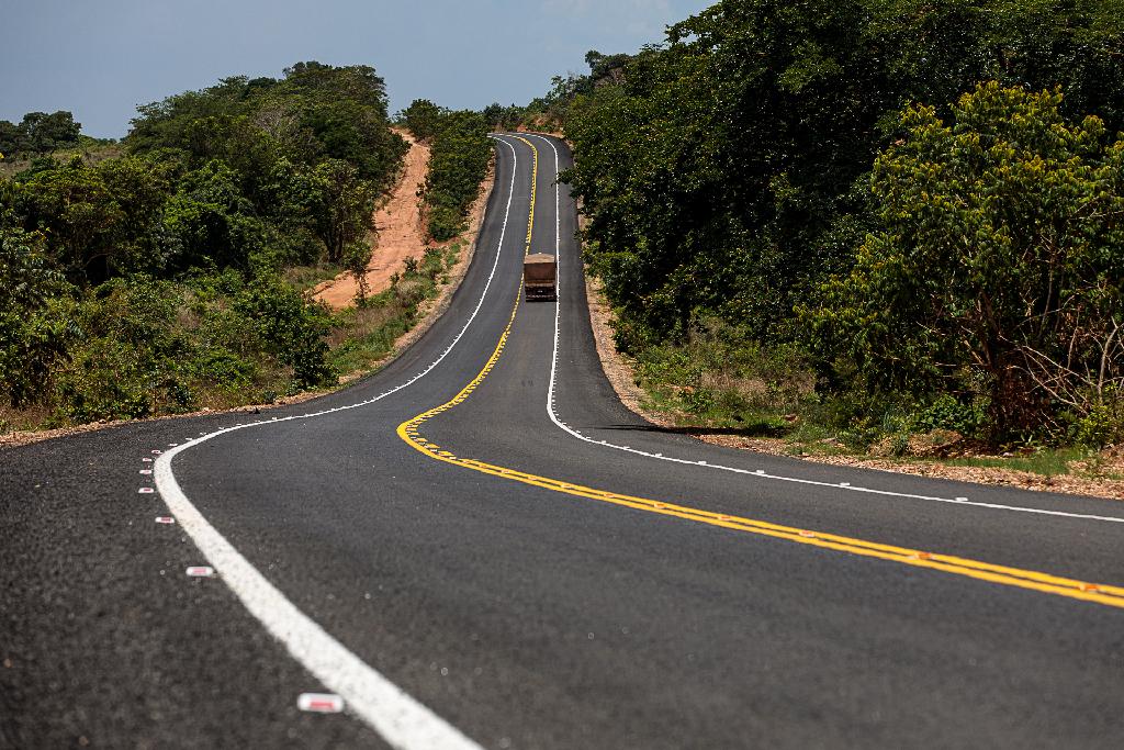 Obras de pavimentação da MT-100 em Novembro de 2021 - Foto por Marcos Vergueiro Secom-MT