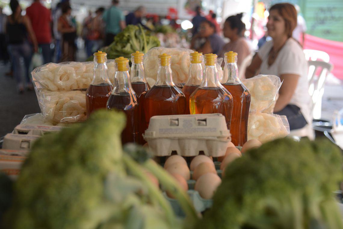 Produtores agroecológicos participam de feira no centro do Rio