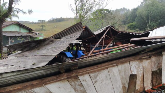 SC contabiliza prejuízo deixado por dois tornados; governo deve ajudar o agro