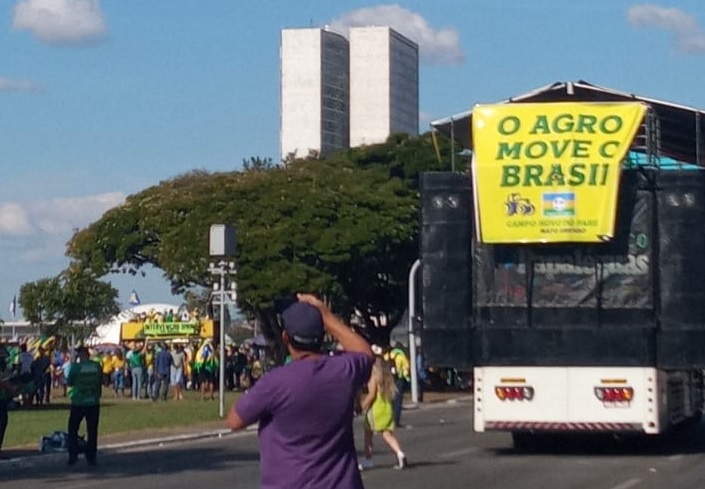 'Graças a Deus, vocês existem', diz Bolsonaro a produtores rurais em Brasília