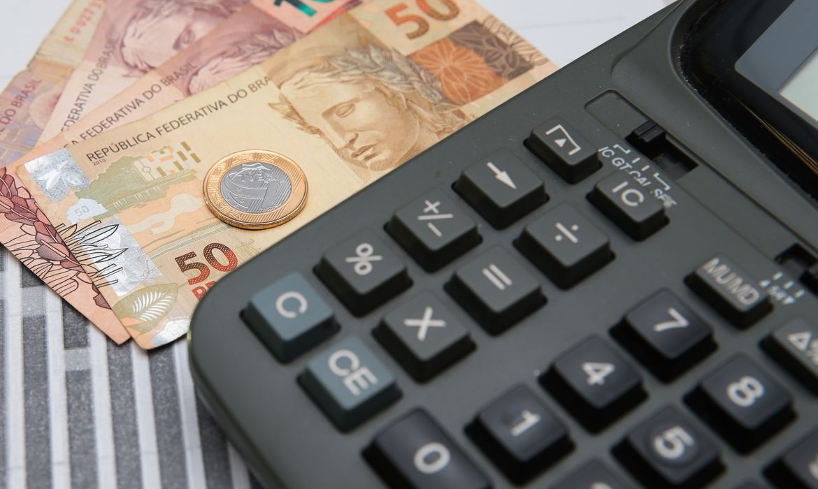 Mercado financeiro reduz previsão da inflação para 5,07%