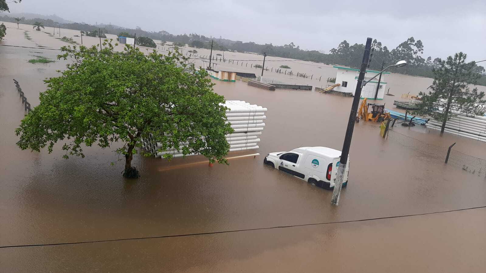 desabastecimento - chuvas em santa catarina - casan