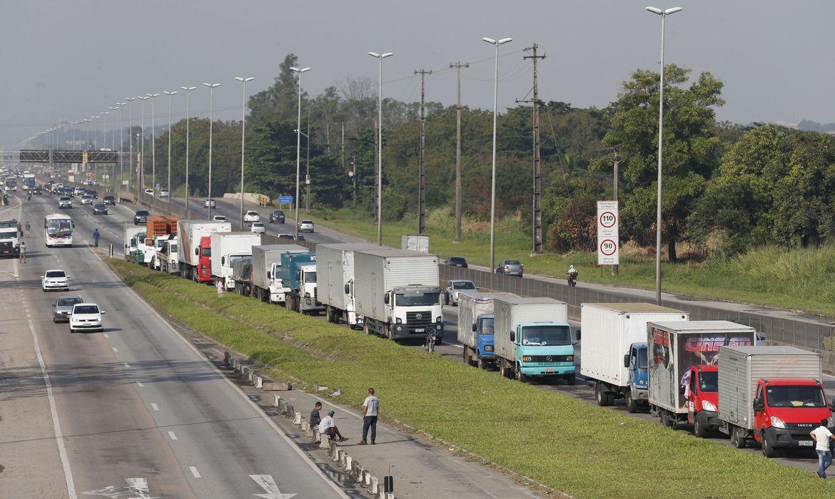 caminhão, caminhões, transportes, frete