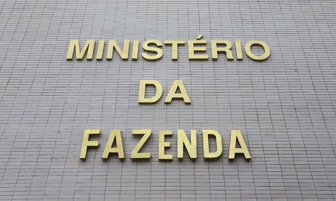 FMI: situação fiscal no Brasil é menos grave, mas o risco é maior para 2026