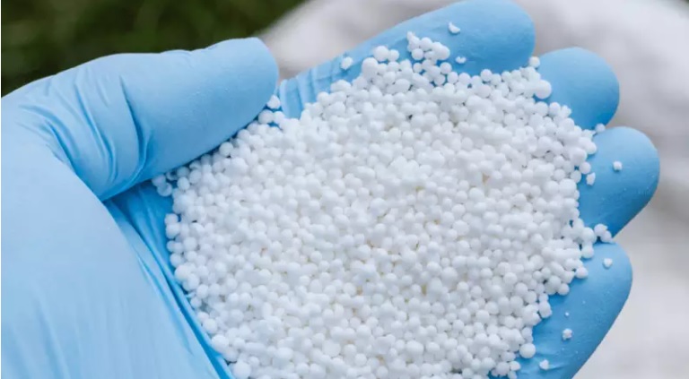 Fertilizante menos concentrado derruba ureia na preferência dos produtores