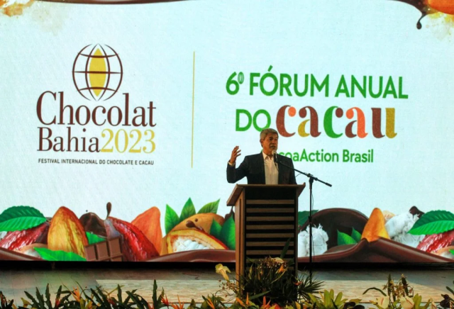 Jerônimo Rodrigues, governador da Bahia, discursa em fórum realizado no evento.