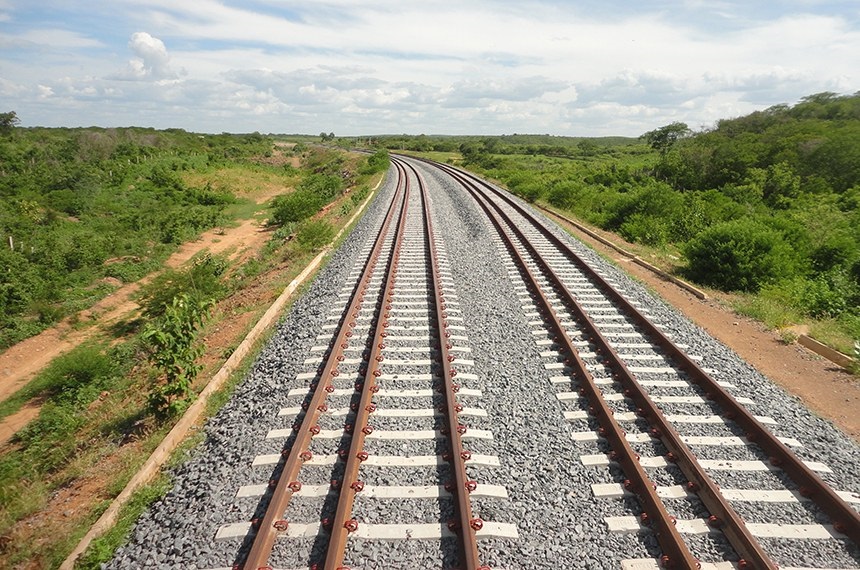 Em 10 anos, sistema ferroviário avançará o que não avançou em 30, diz ministro
