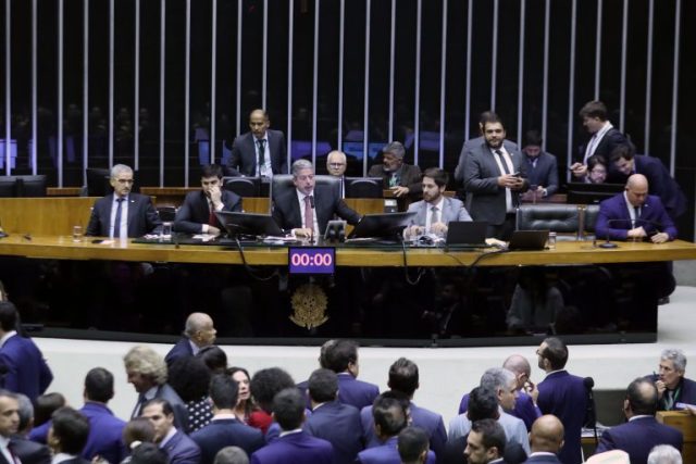 MP dps ministérios fixa o número de ministérios em 31