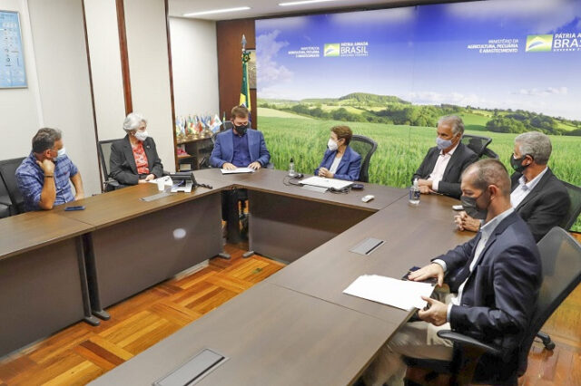 reunião-cna-ministra