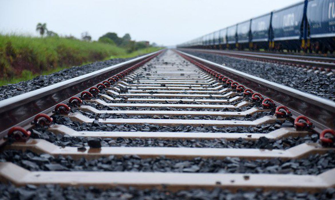 Governo federal anuncia R$ 1,4 bilhão para obras da ferrovia Transnordestina