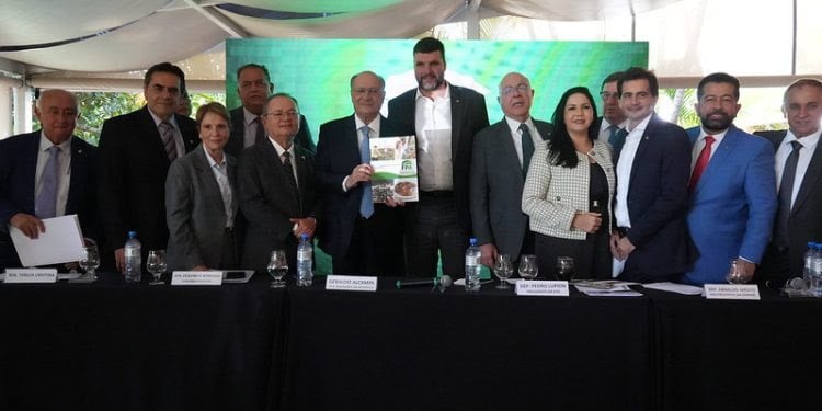 Alckmin se reúne com FPA em Brasília